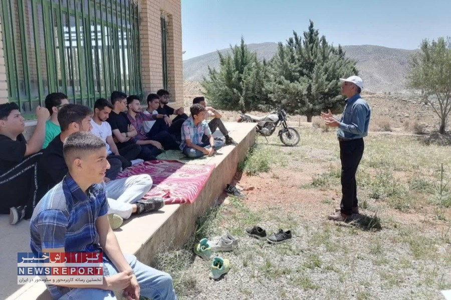 آشنایی دانش آموزان هنرستان علم و صنعت مرودشت با آموزه های حفظ محیط زیست
