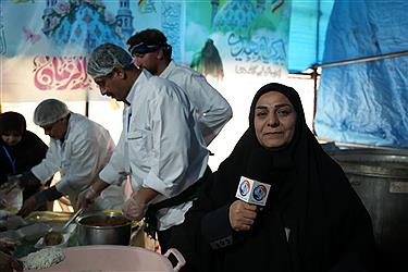 تصویر موج گسترده خدمت‌رسانی آبشار عاطفه ها به زائران در نیمه شعبان